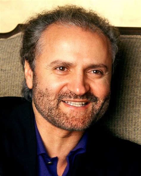 Gianni Versace biography 